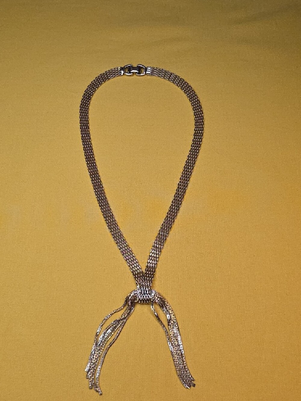 Vintage Gold-Tone Flat Mesh Lariat Tie Necklace ▪︎ Fringe Tassel 19" ▪︎ Pristine
